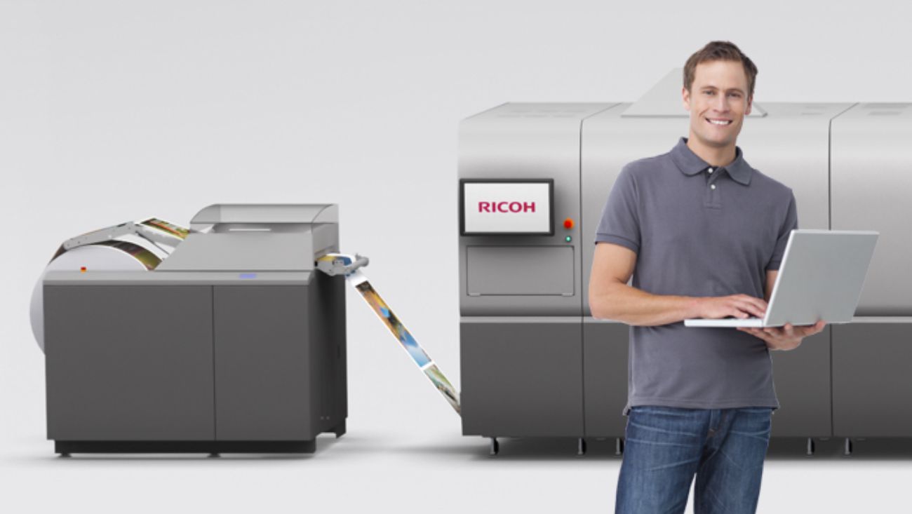 Fotografía de la Impresora de chorro de tinta de alimentación continua a color Ricoh Pro VC 70000